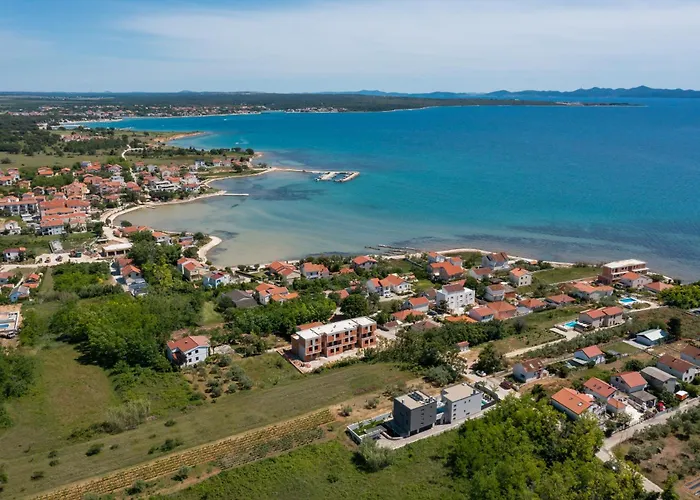 فيلة Tina Zadar *
