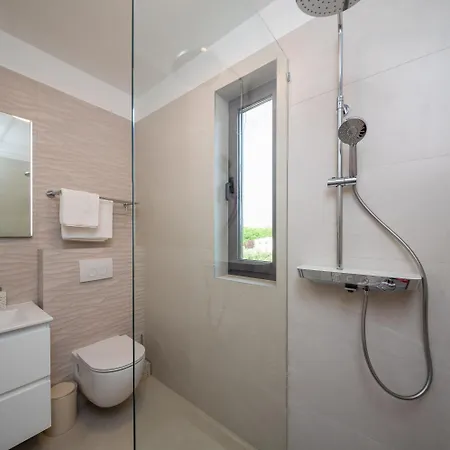 Tina Zadar * Privlaka (Zadar)