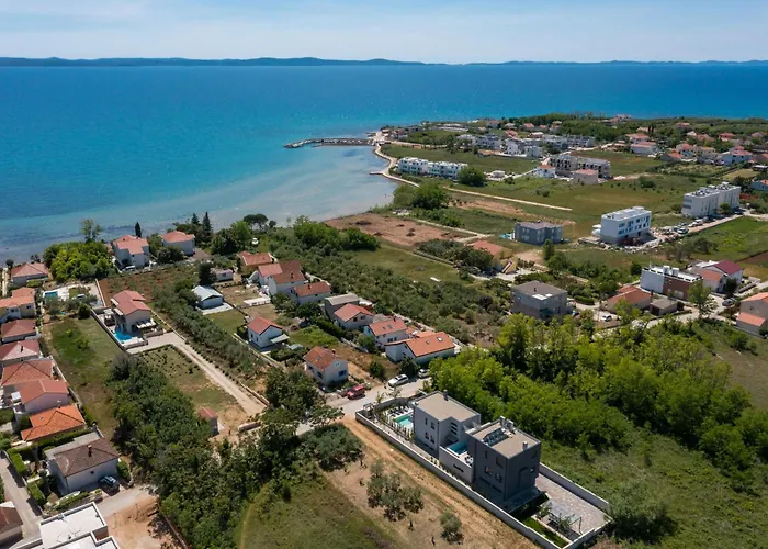 Tina Zadar *
